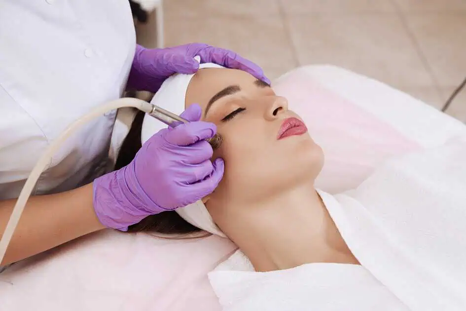 Microdermabrasion: Reveal Your Skin’s Natural Glow